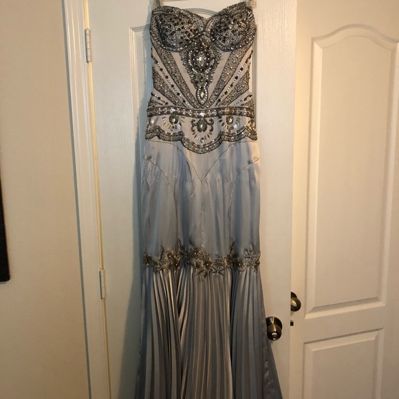 Prom/formal dress - Picture 1 of 5